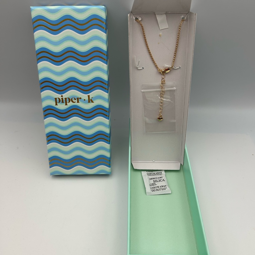*New* Piper K Reconstituted Turquoise & Natural Shell Gold Toned Charm Necklace - Picture 4 of 7